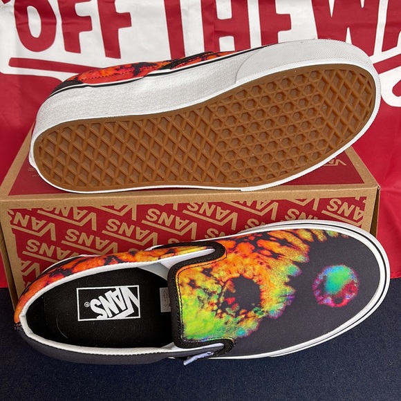 Vans Classic Slip-0n
Paradoxical Black/Multi
VNOA7Q5RBML
WMNS Platforms - Picture 4 of 16